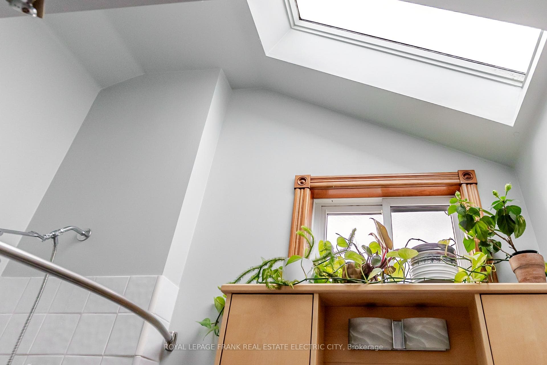 693 Water Street photo 38