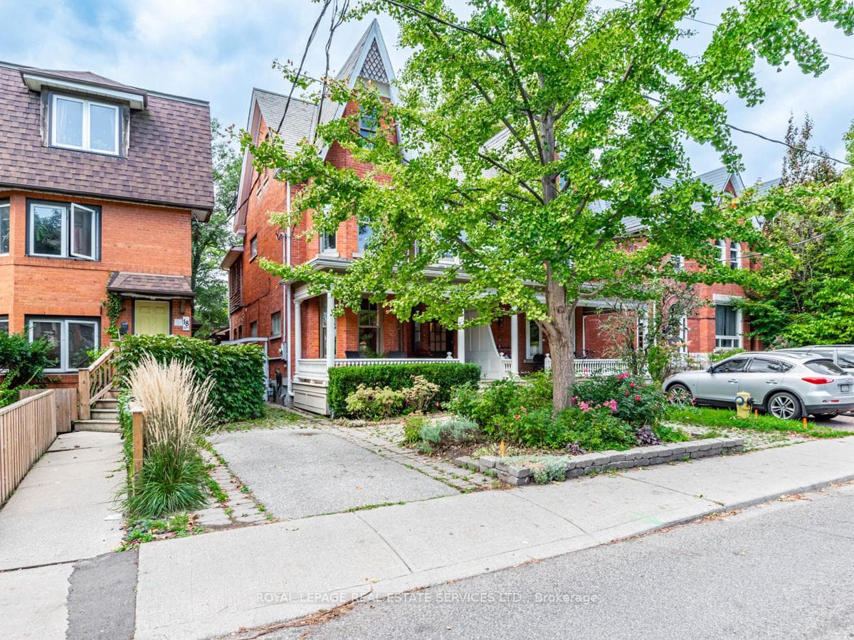 20 Howland Avenue photo 1