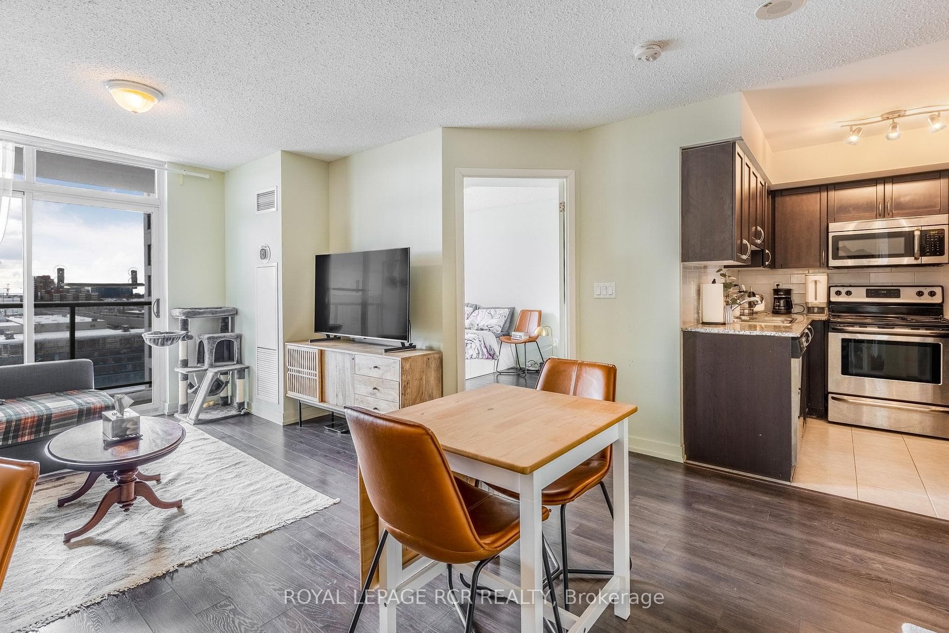 812 Lansdowne Avenue Unit 725 photo 12