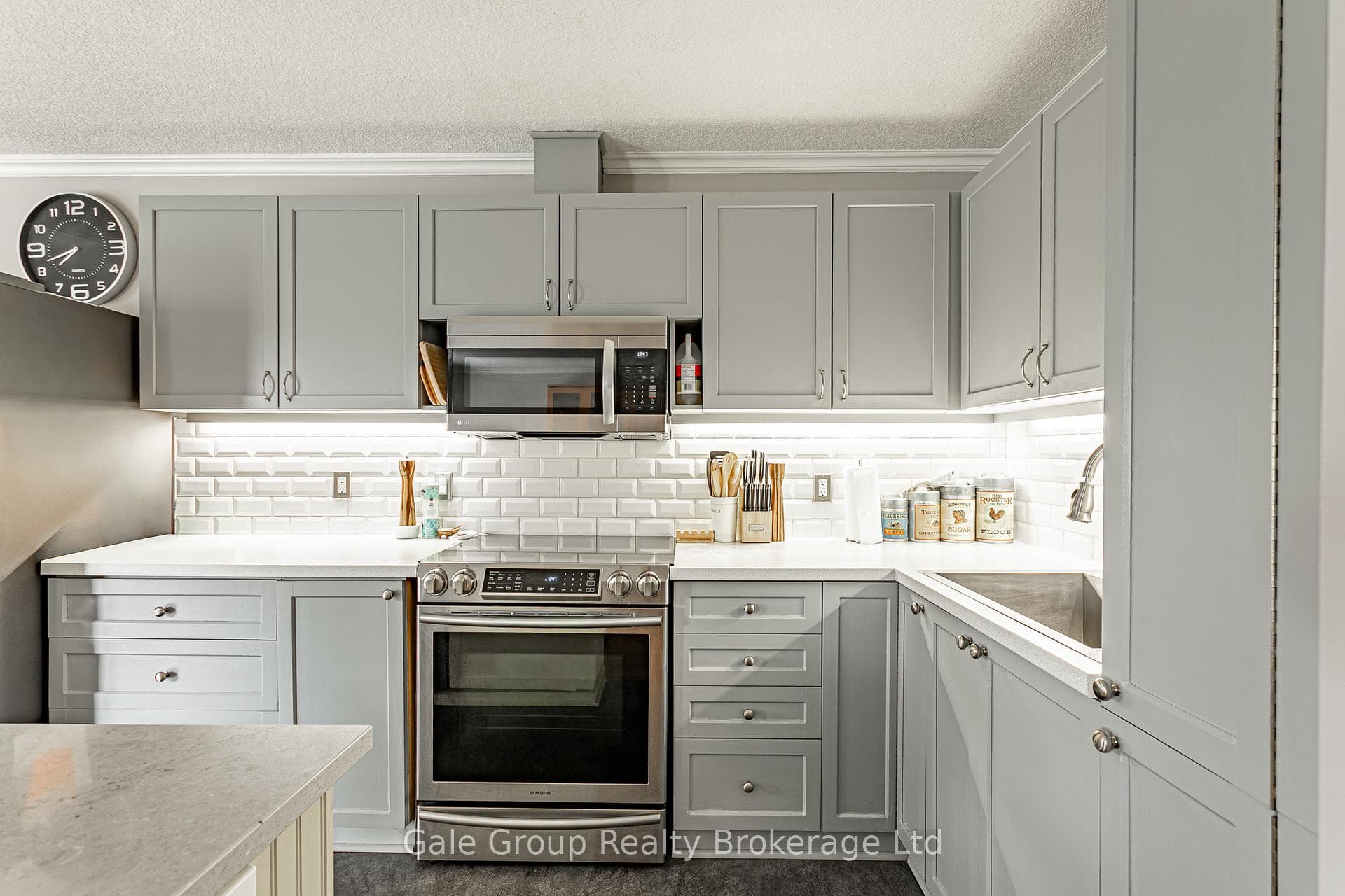 719 Southwood Way photo 10