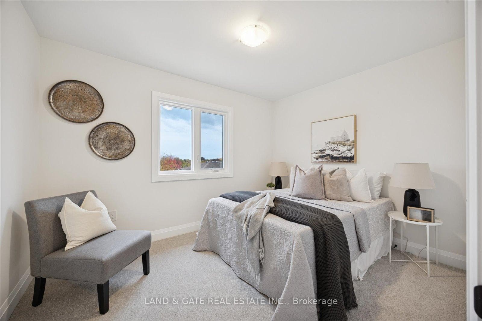 989 Queensdale Avenue photo 26
