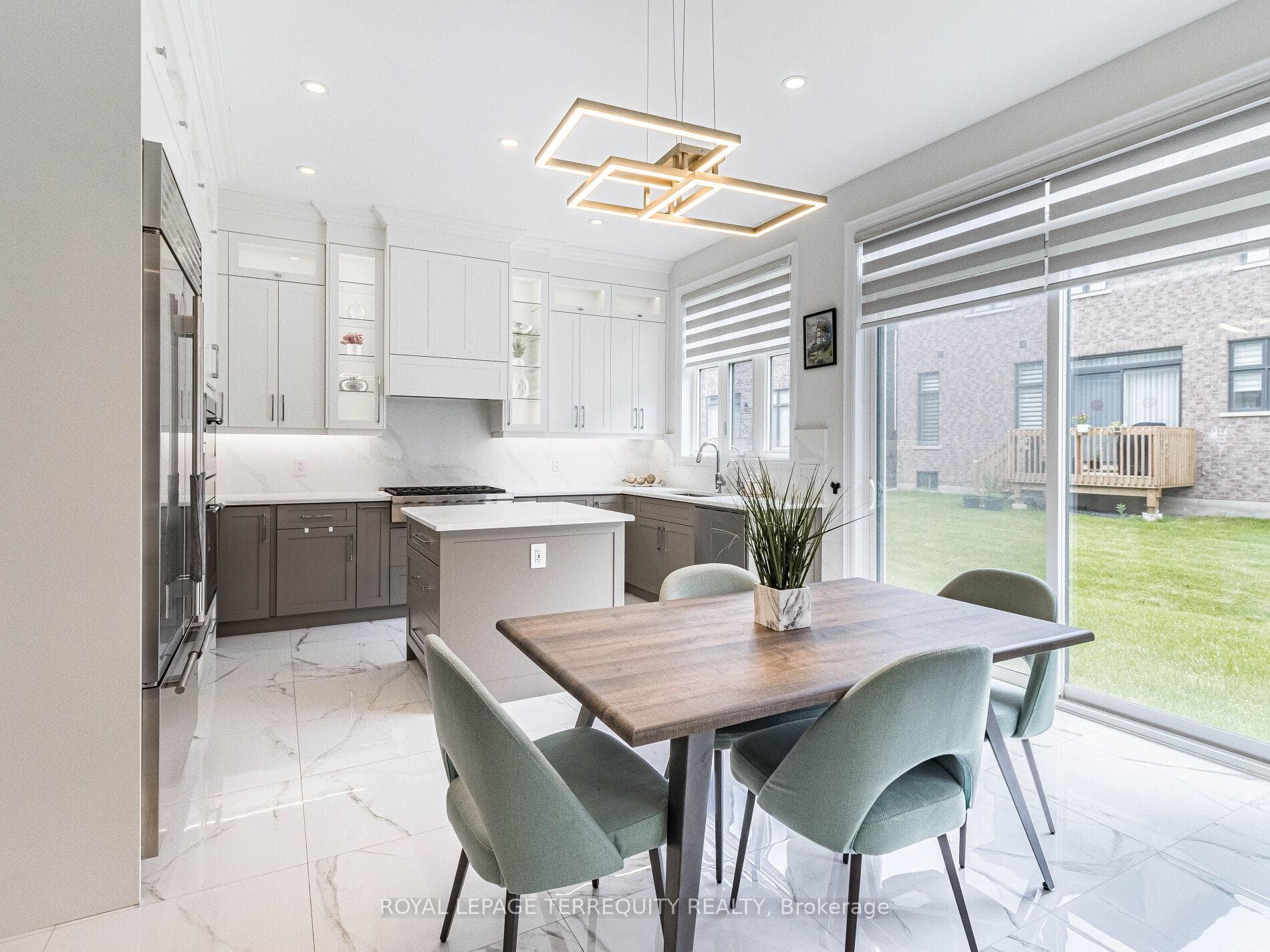 1386 Queens Plate Road photo 13