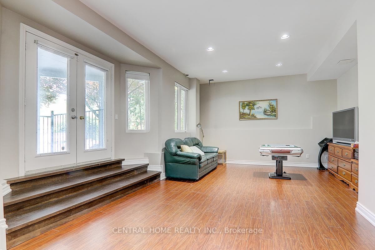 134 Bradgate Drive photo 33