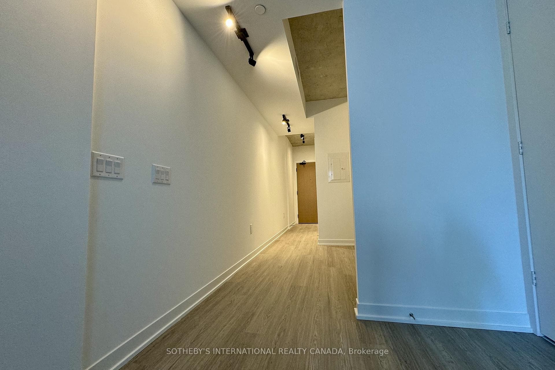 195 McCaul Street Unit 507 photo 7