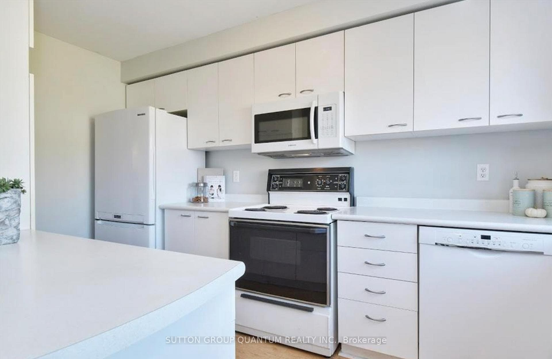 2940 HEADON FOREST Drive Unit 21 photo 6
