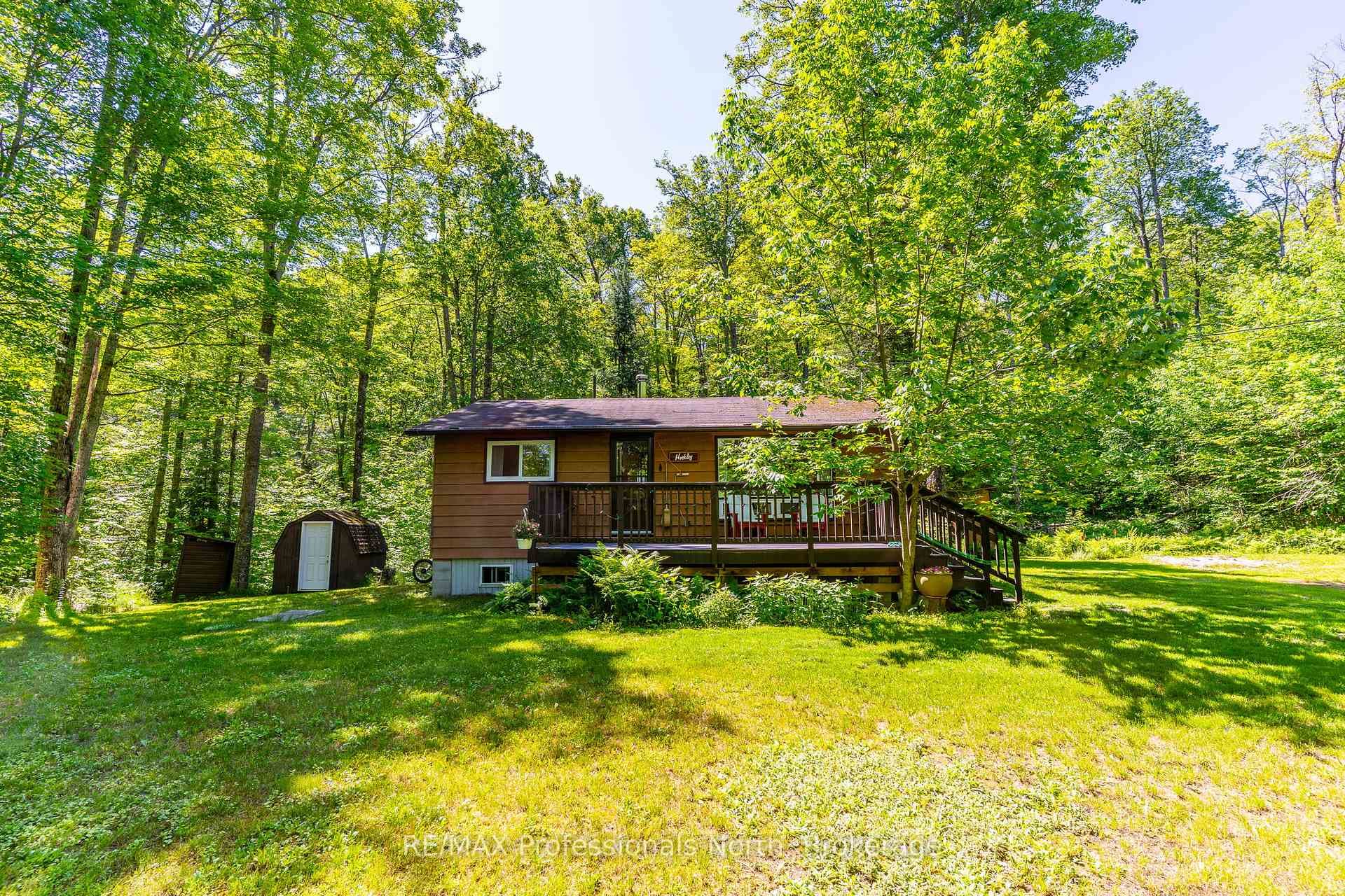 4792 Harburn Road photo 3
