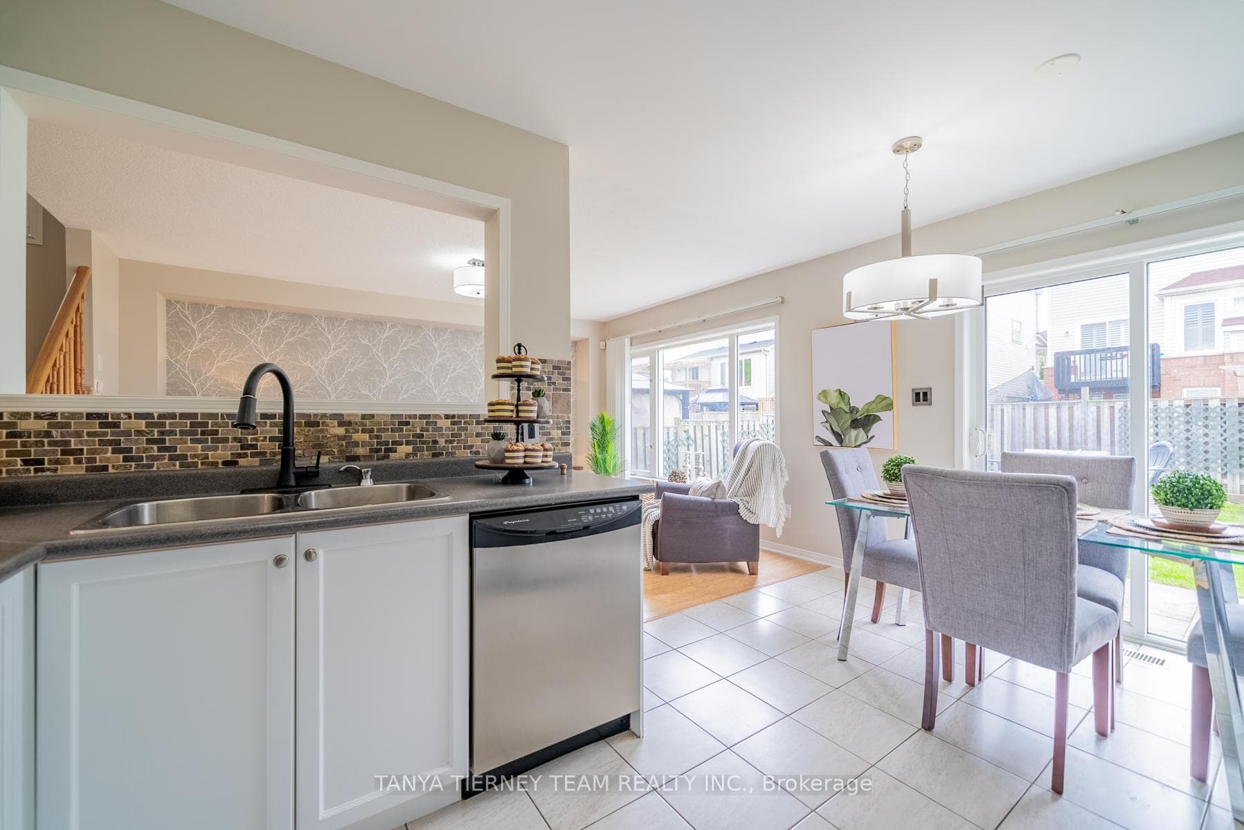 65 Vanguard Drive photo 12