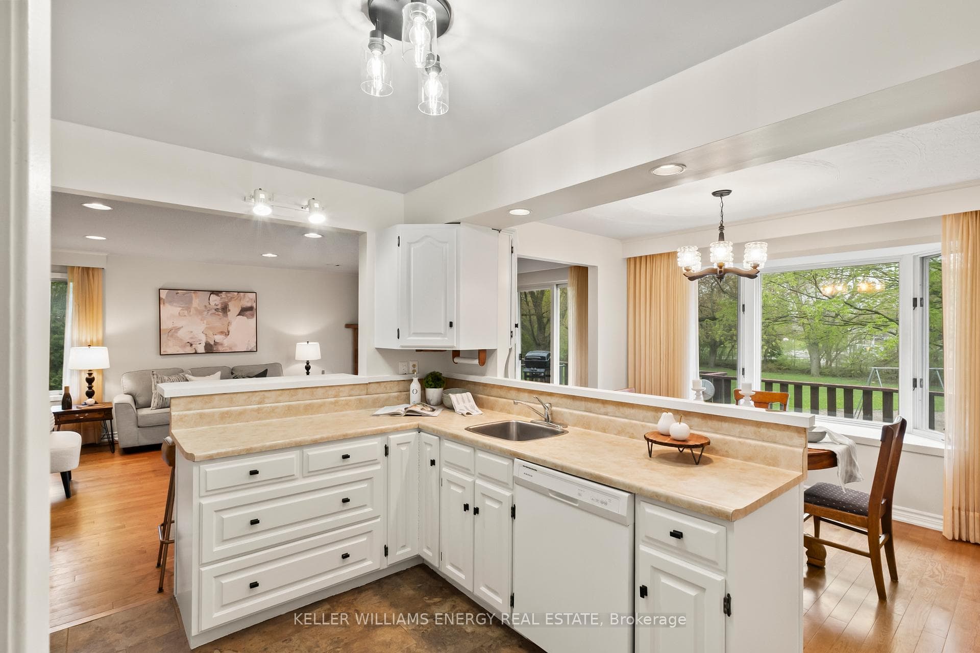 365 Humewood Avenue photo 14