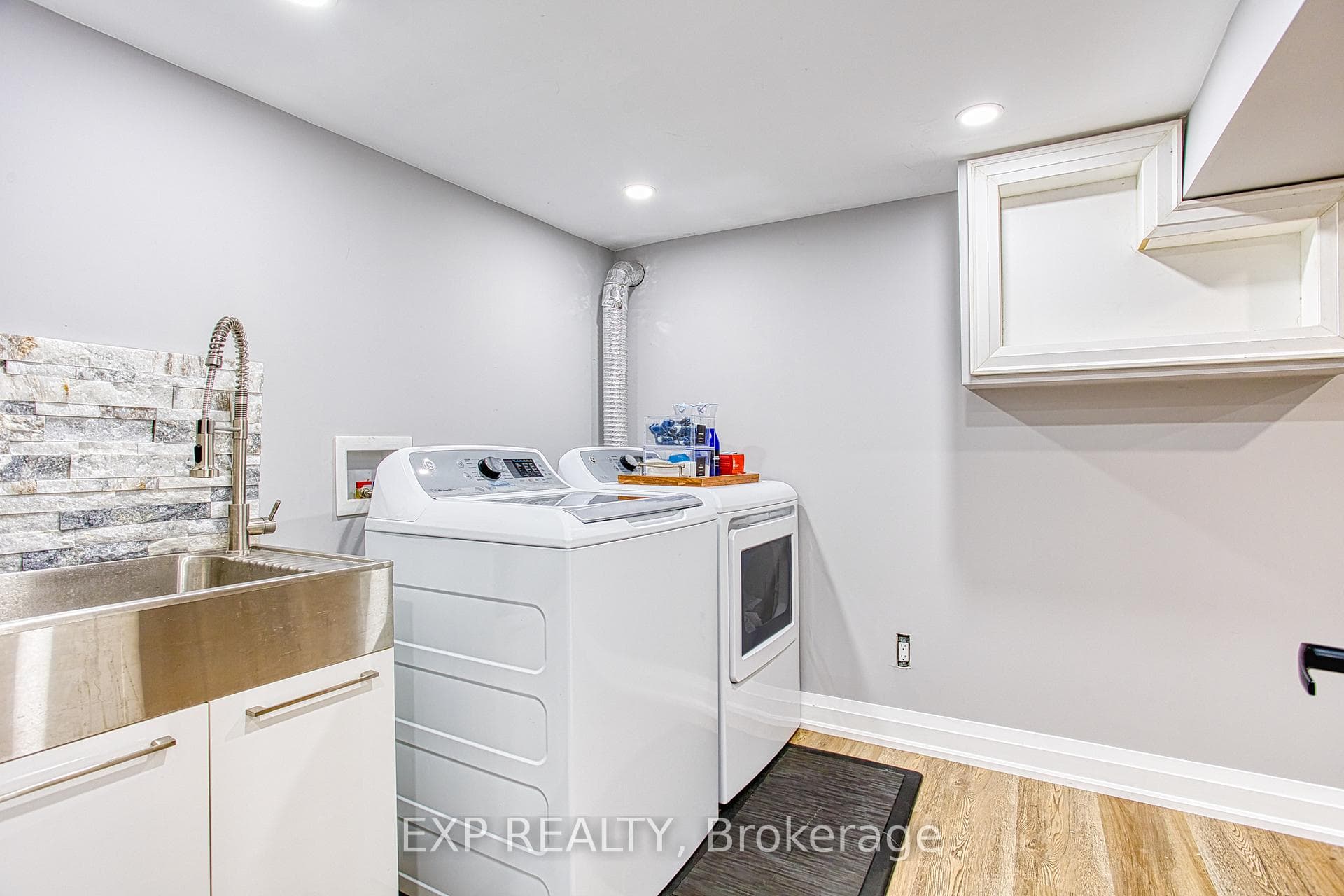 296 Winona Road photo 30
