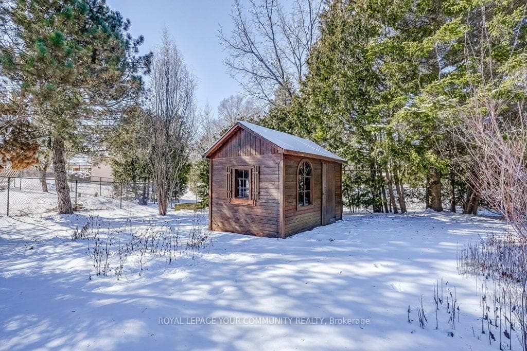 103 East Humber Drive photo 39