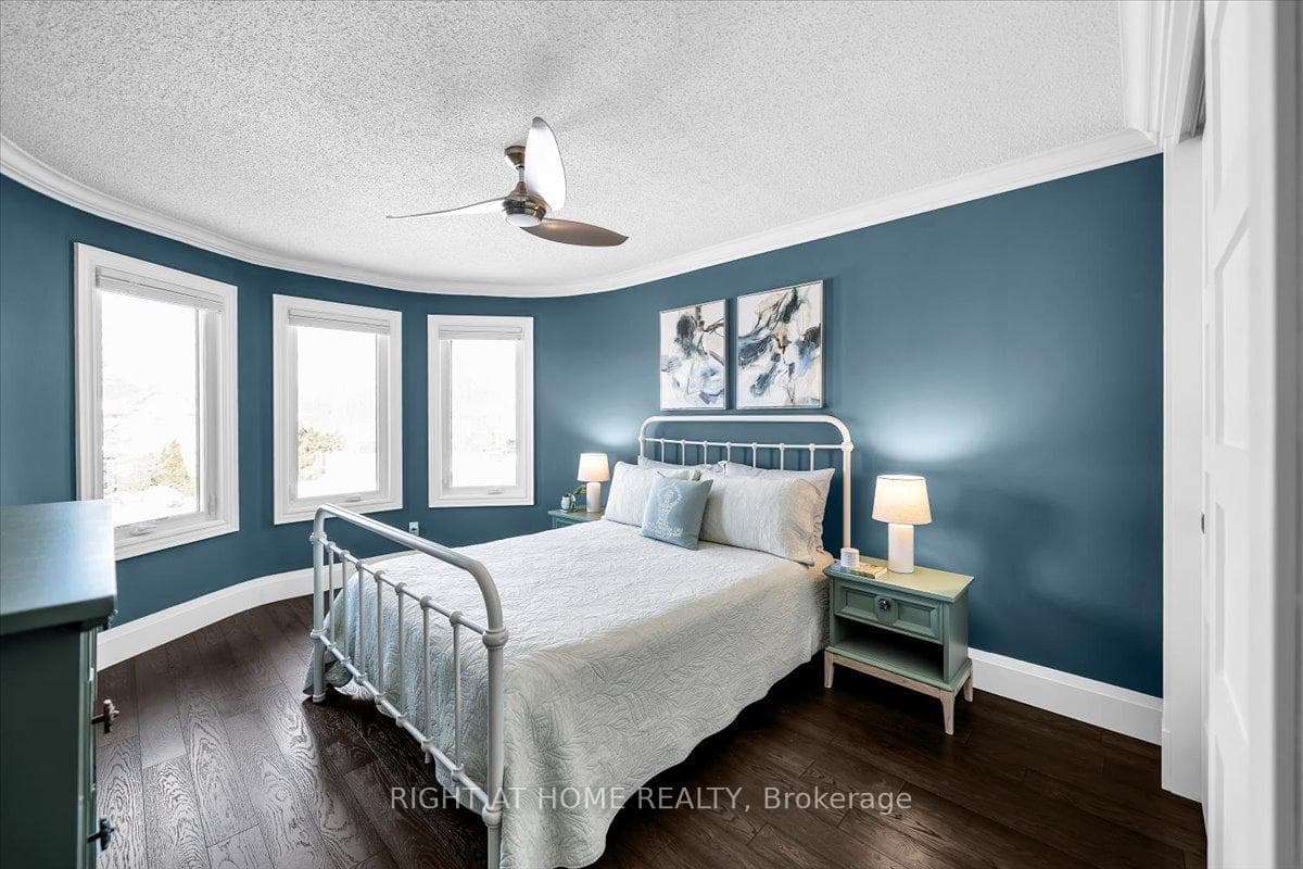 33 Willcocks Crescent photo 35