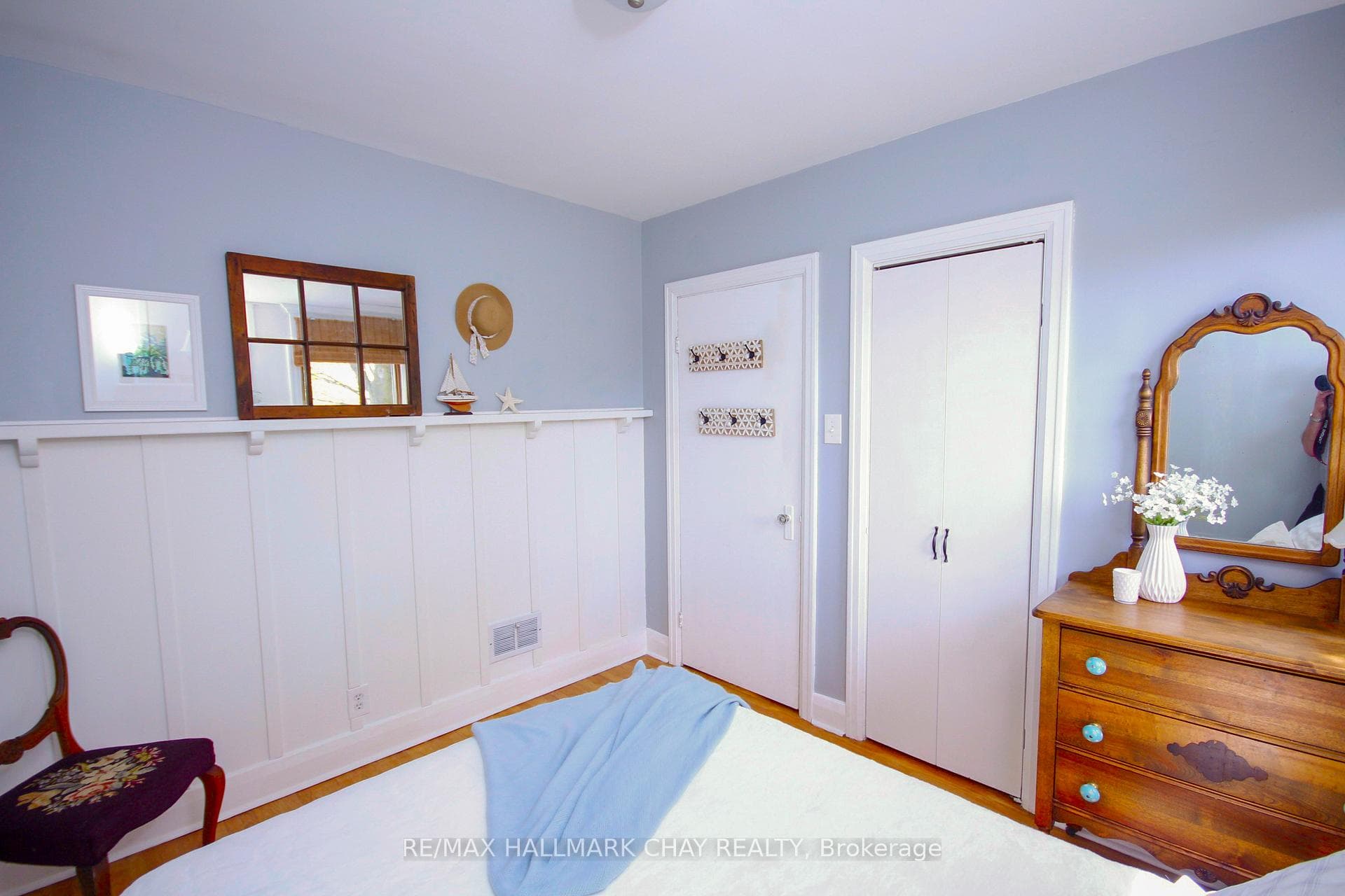 139 Penetang Street photo 17