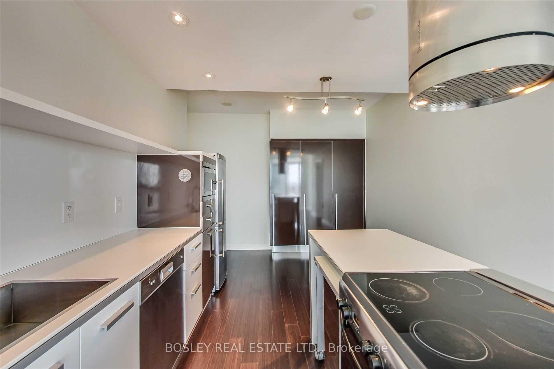 38 Dan Leckie Way Unit 2001 photo 9