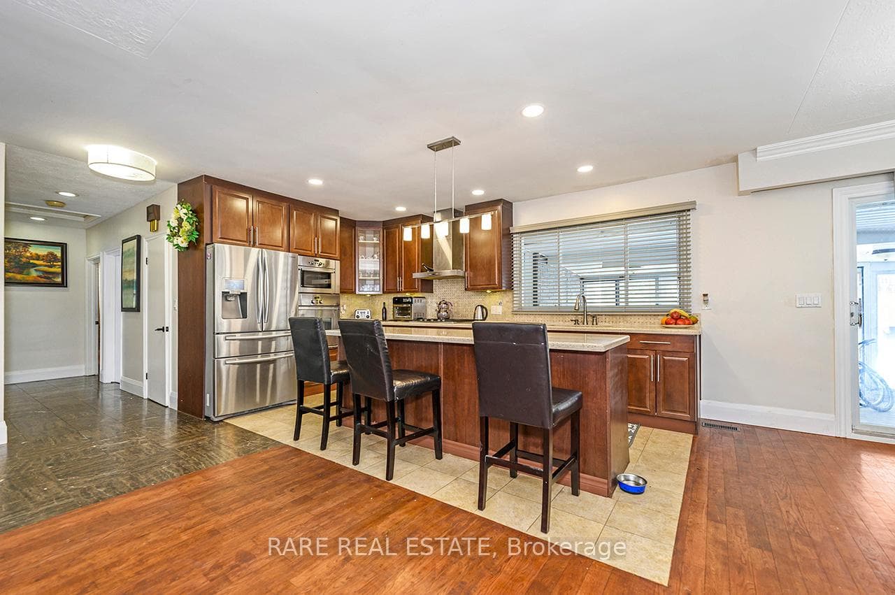 220 Millard Avenue photo 5