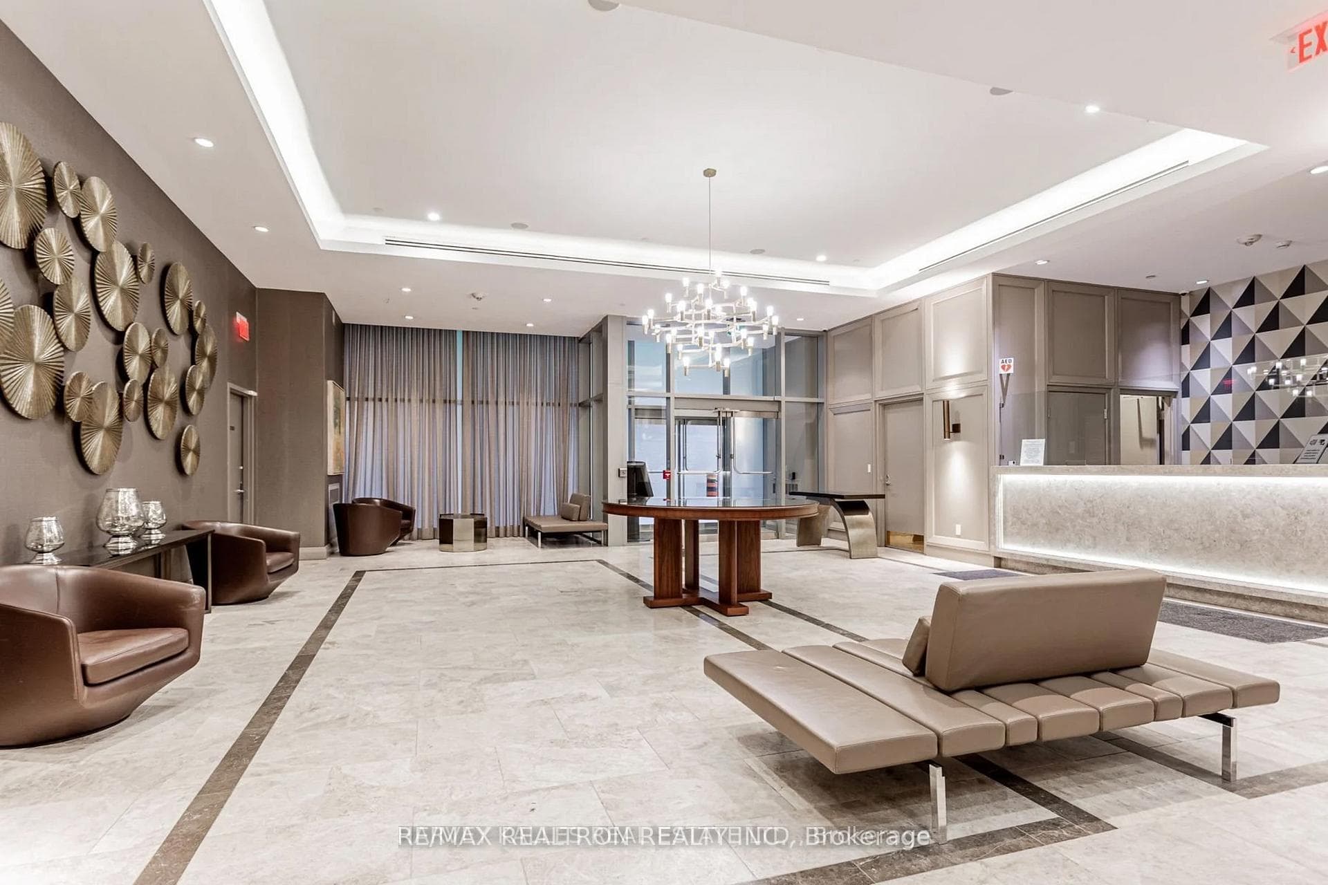 155 Yorkville Avenue Unit 1610 photo 4