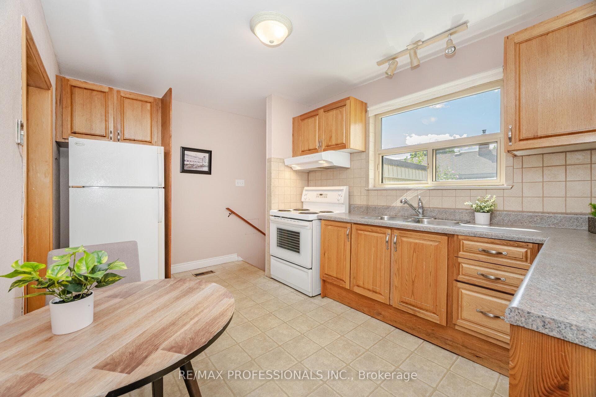 23 Cotman Crescent photo 14
