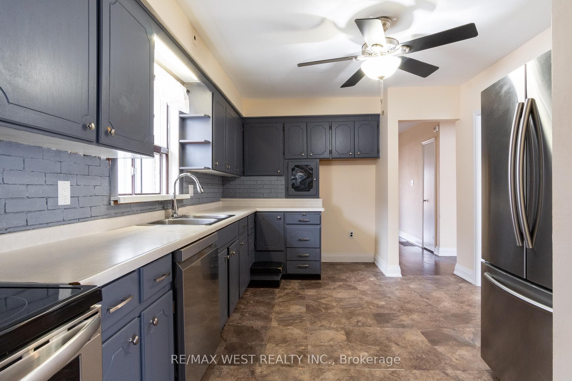30 Northampton Drive photo 4
