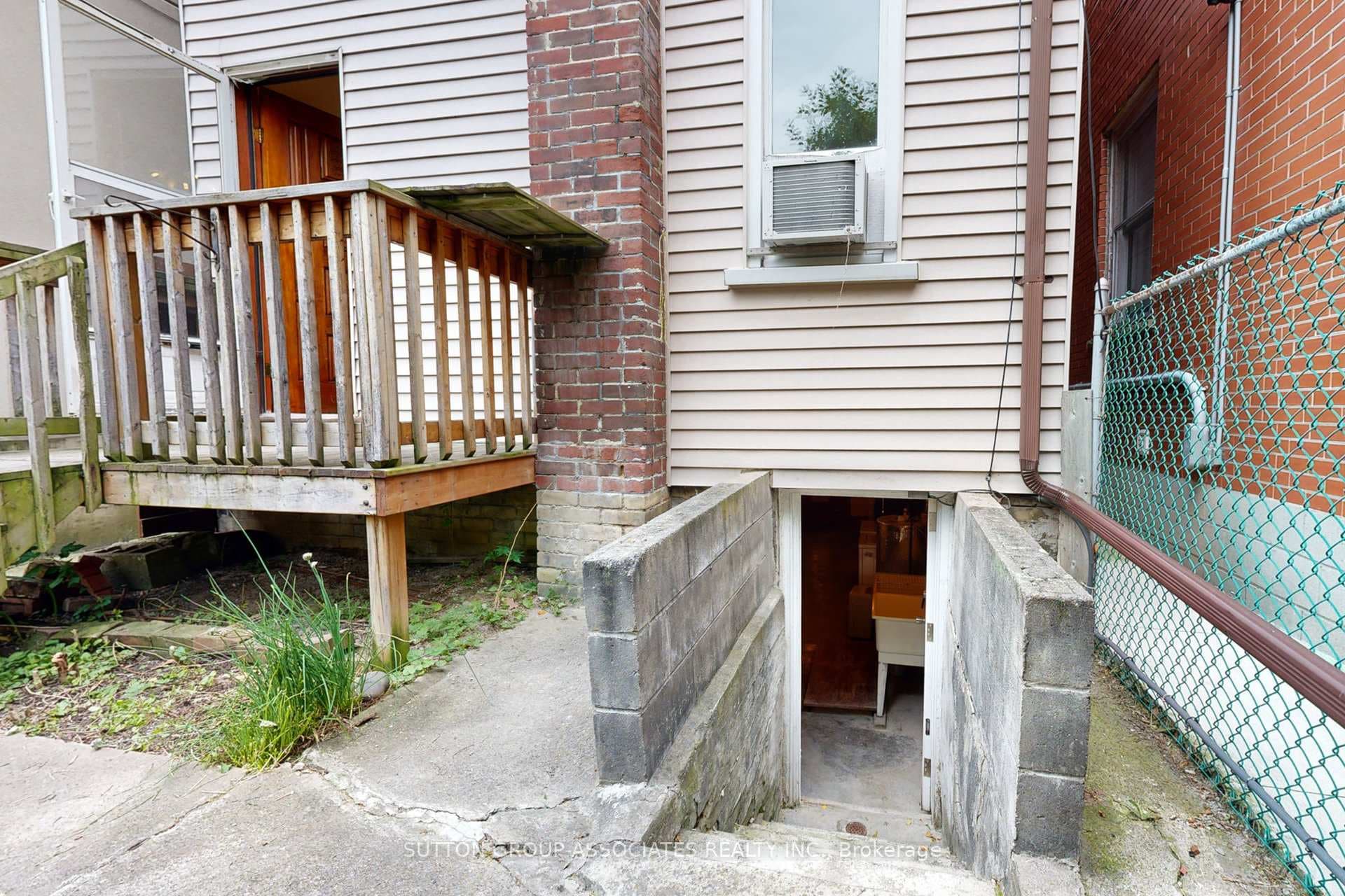 709 Crawford Street photo 34