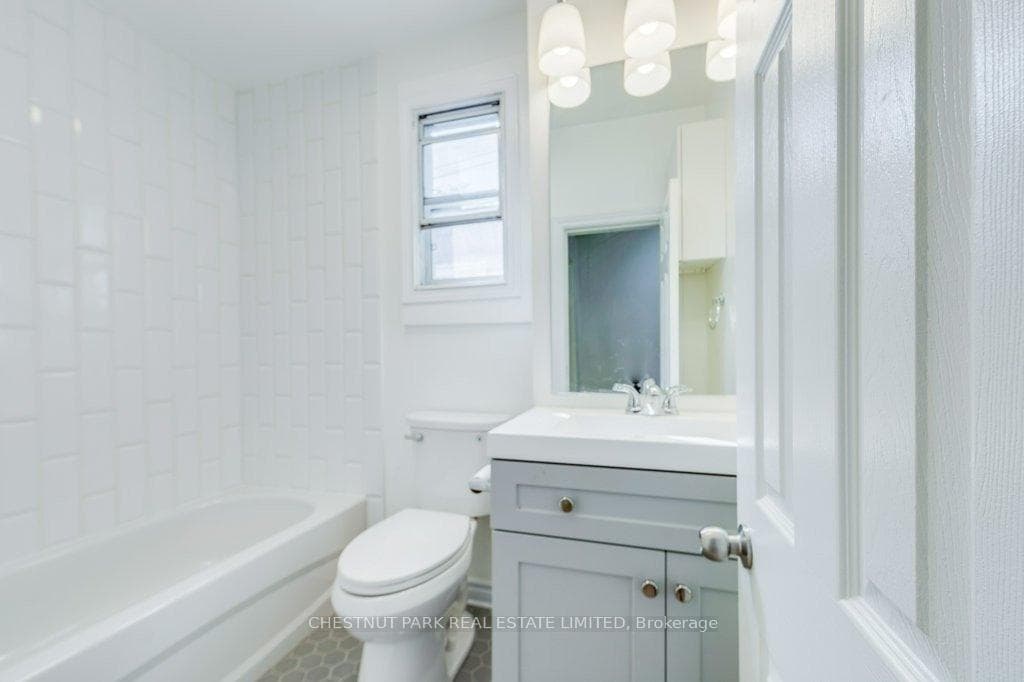 7 Givins Street photo 6