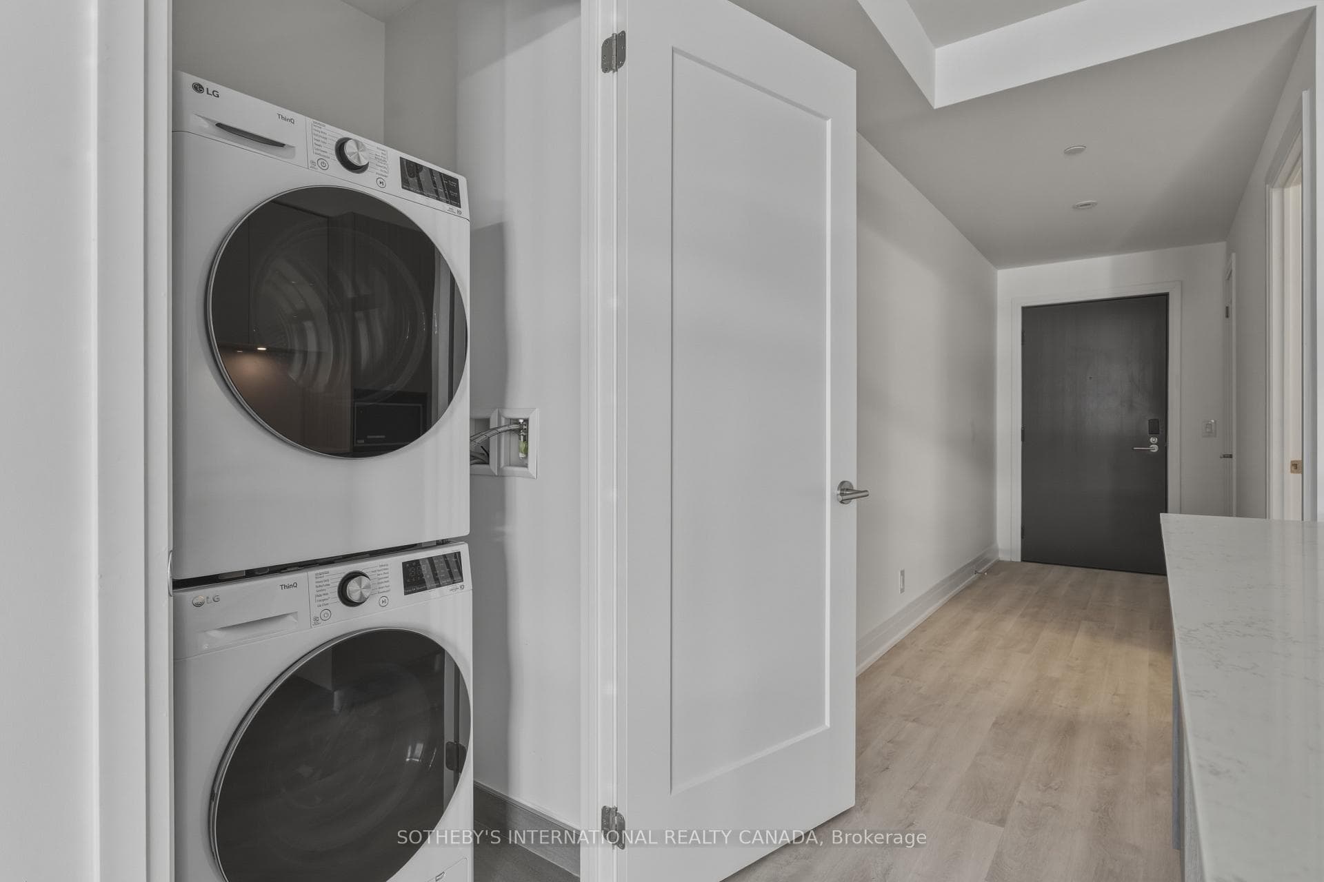 65 Broadway Avenue Unit 3402 photo 11