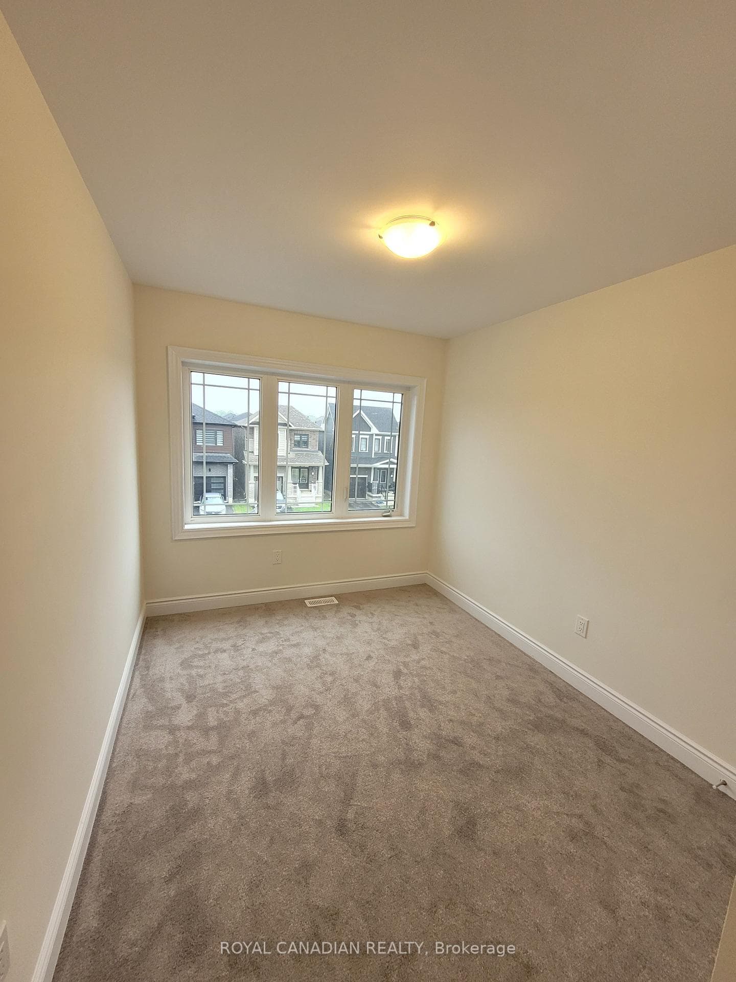 232 Wilmot Road photo 13