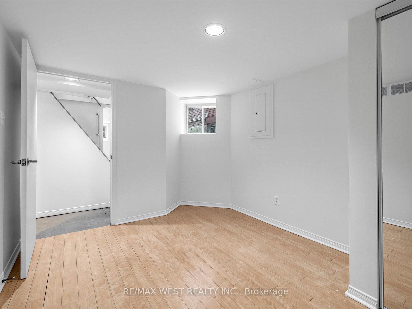 937 Bathurst Street photo 22
