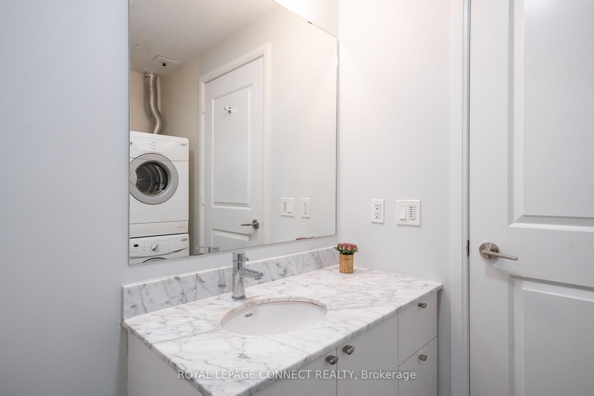 23 Sheppard Avenue Unit 1903 photo 10
