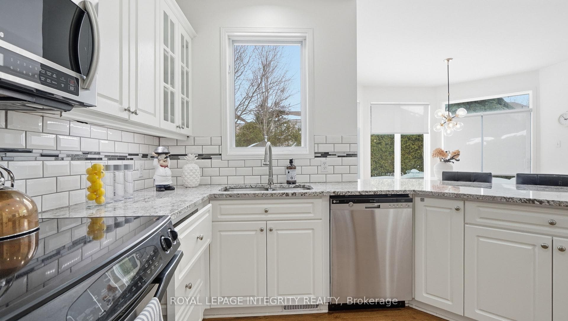 Look at this window over the sink!