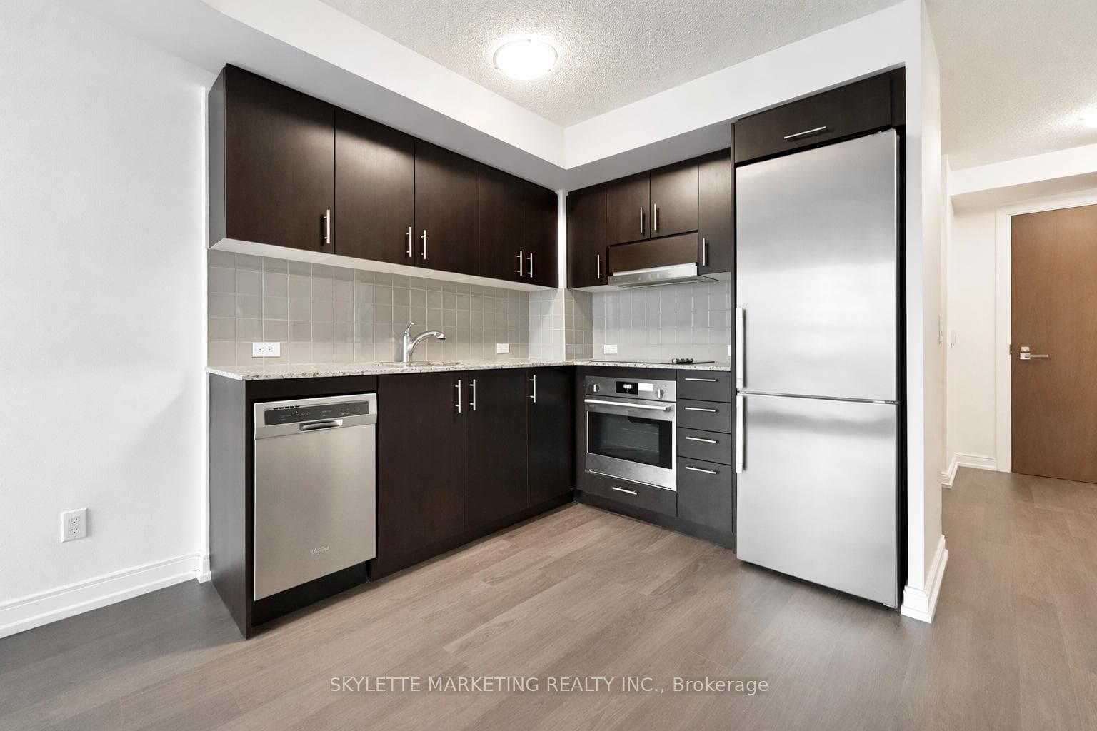 255 Village Green Square Unit 1806 photo 2
