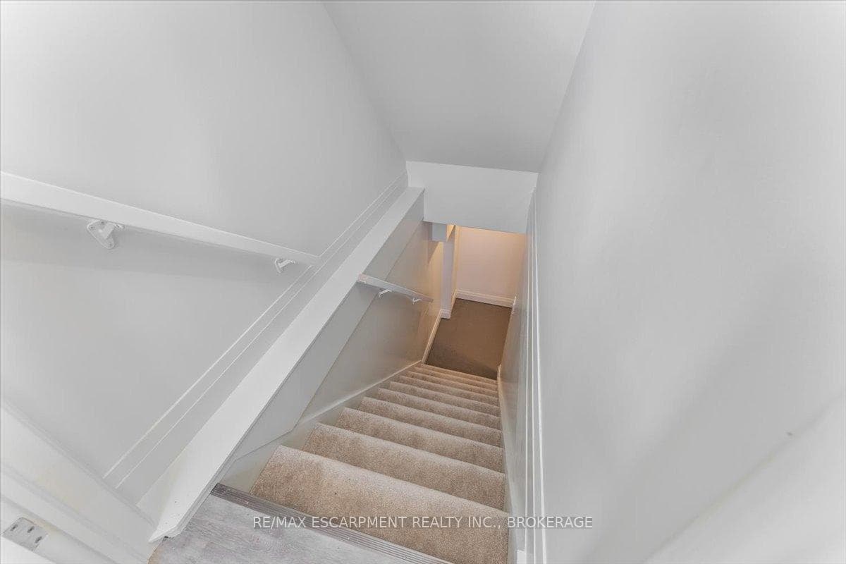 13 Ambrose Street photo 26