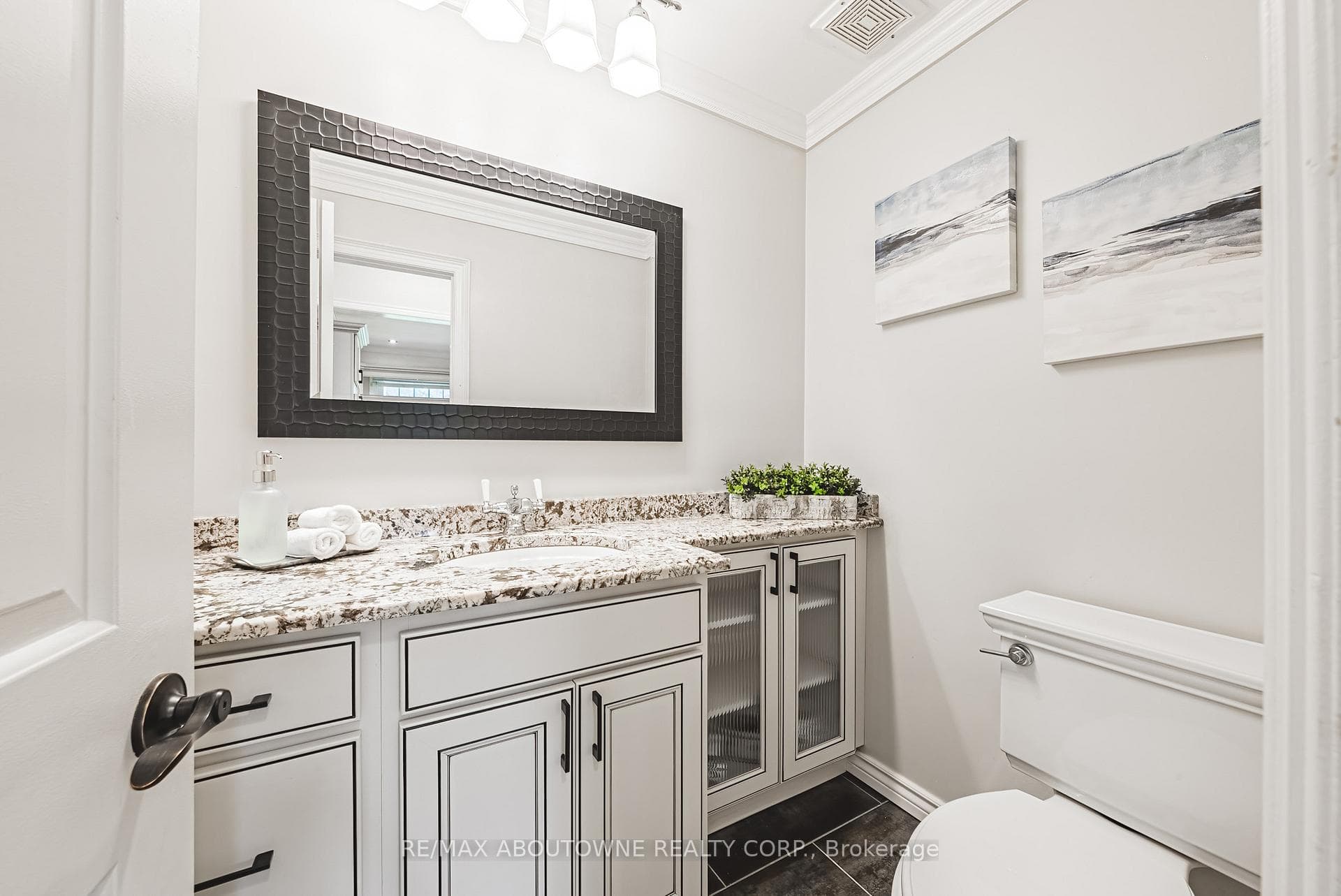351 Primrose Place photo 18