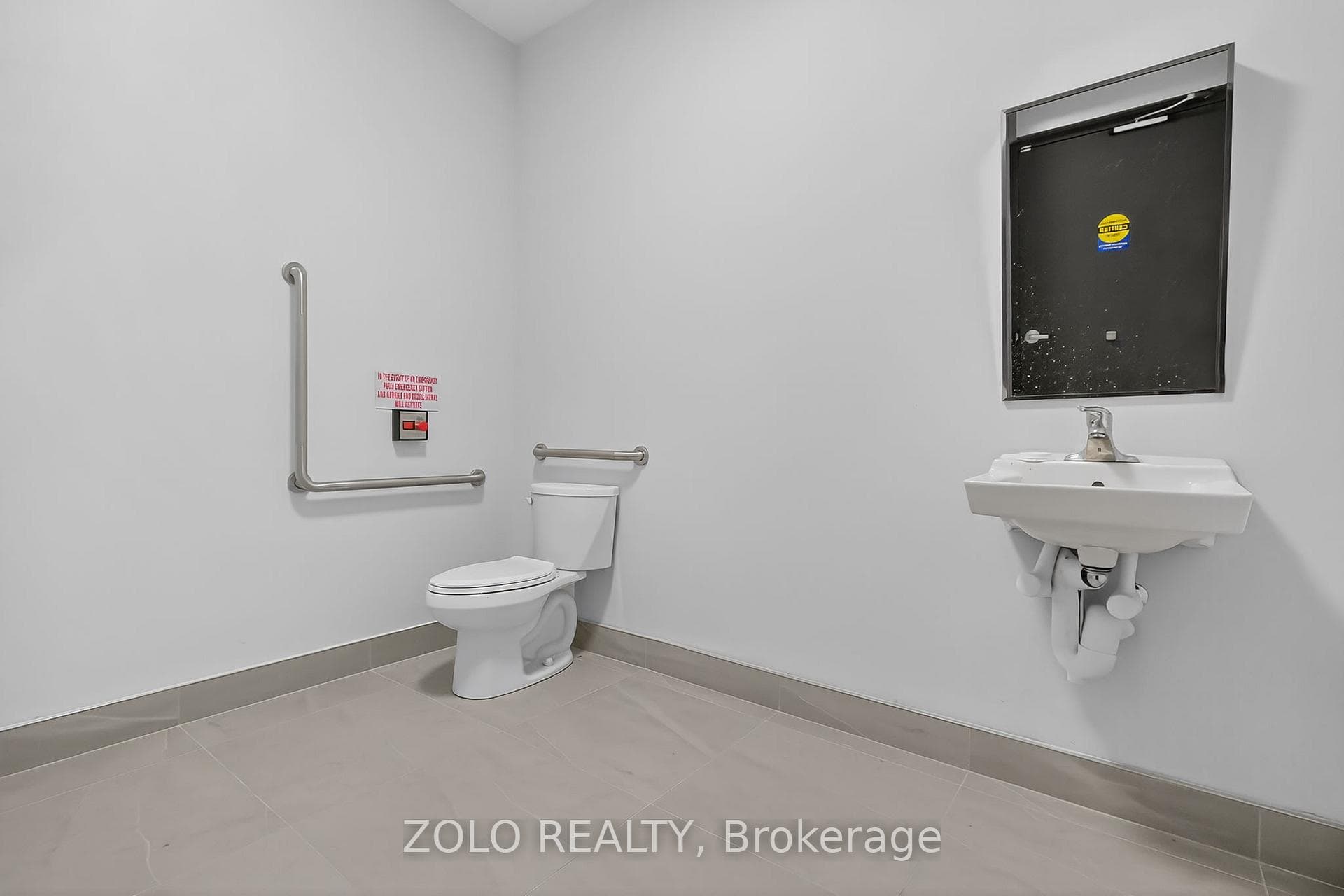 206 Wellington Street Unit Office A photo 6