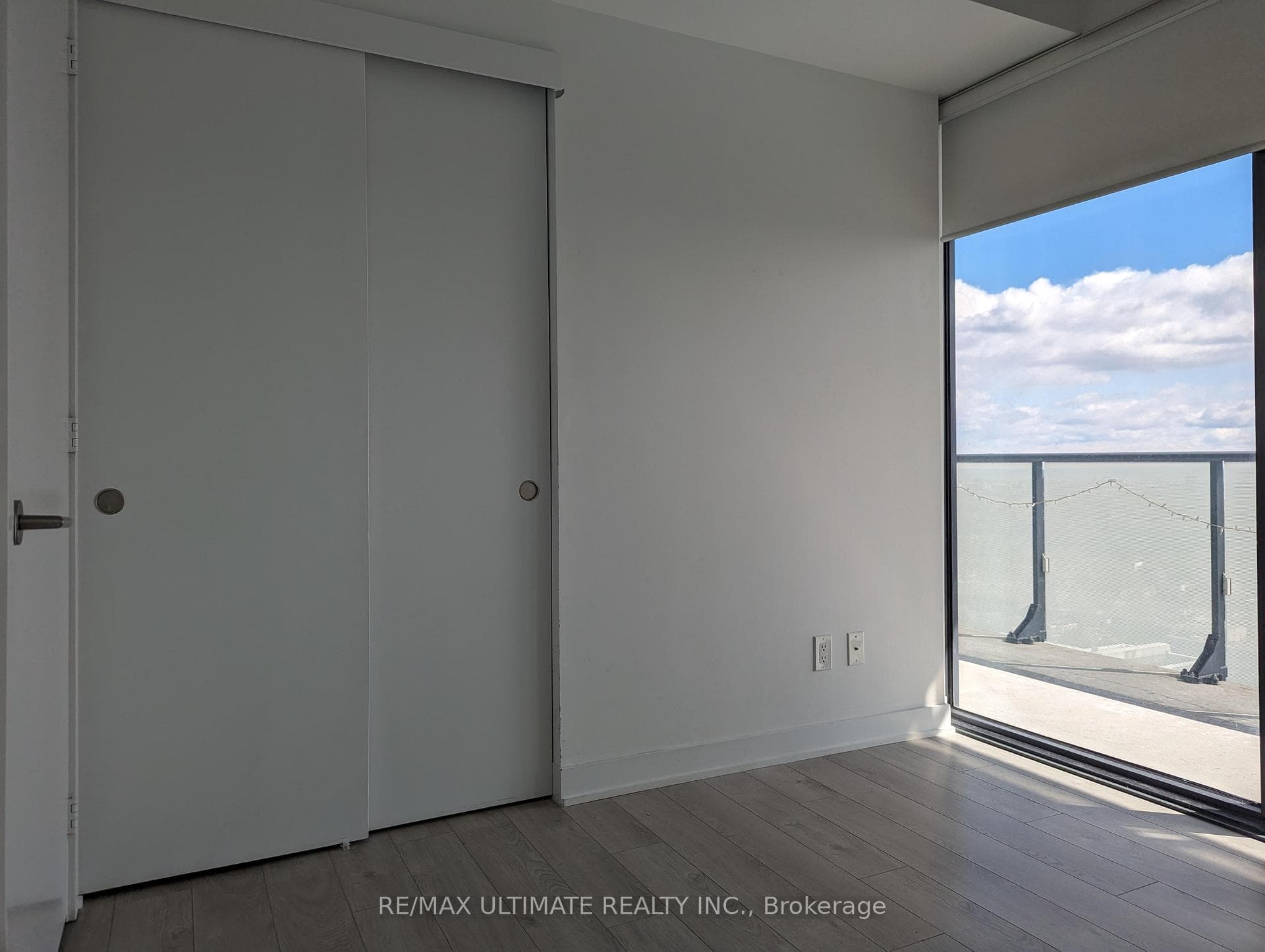 185 Roehampton Avenue Unit 2609 photo 6
