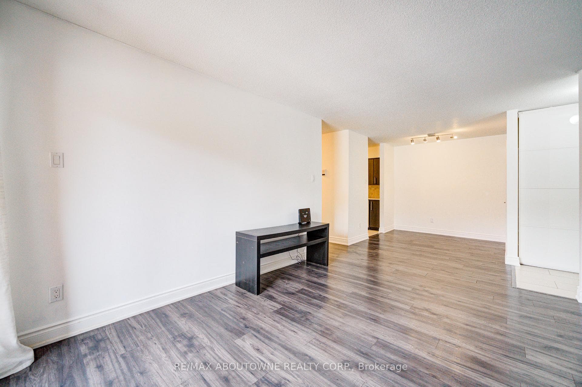 1514 Pilgrims Way Unit 521 photo 8