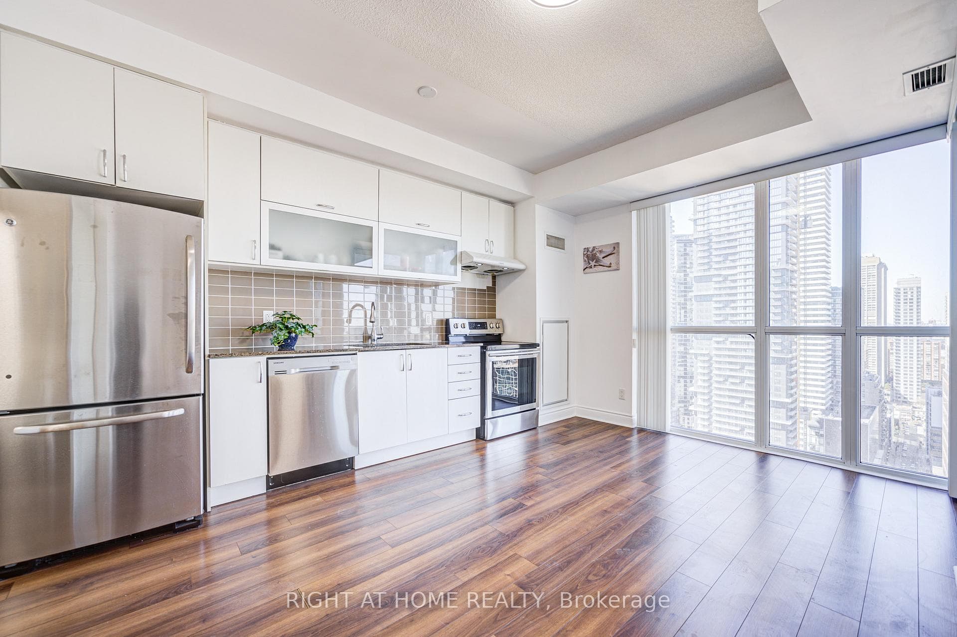 28 Ted Rogers Way Unit 3008 photo 14
