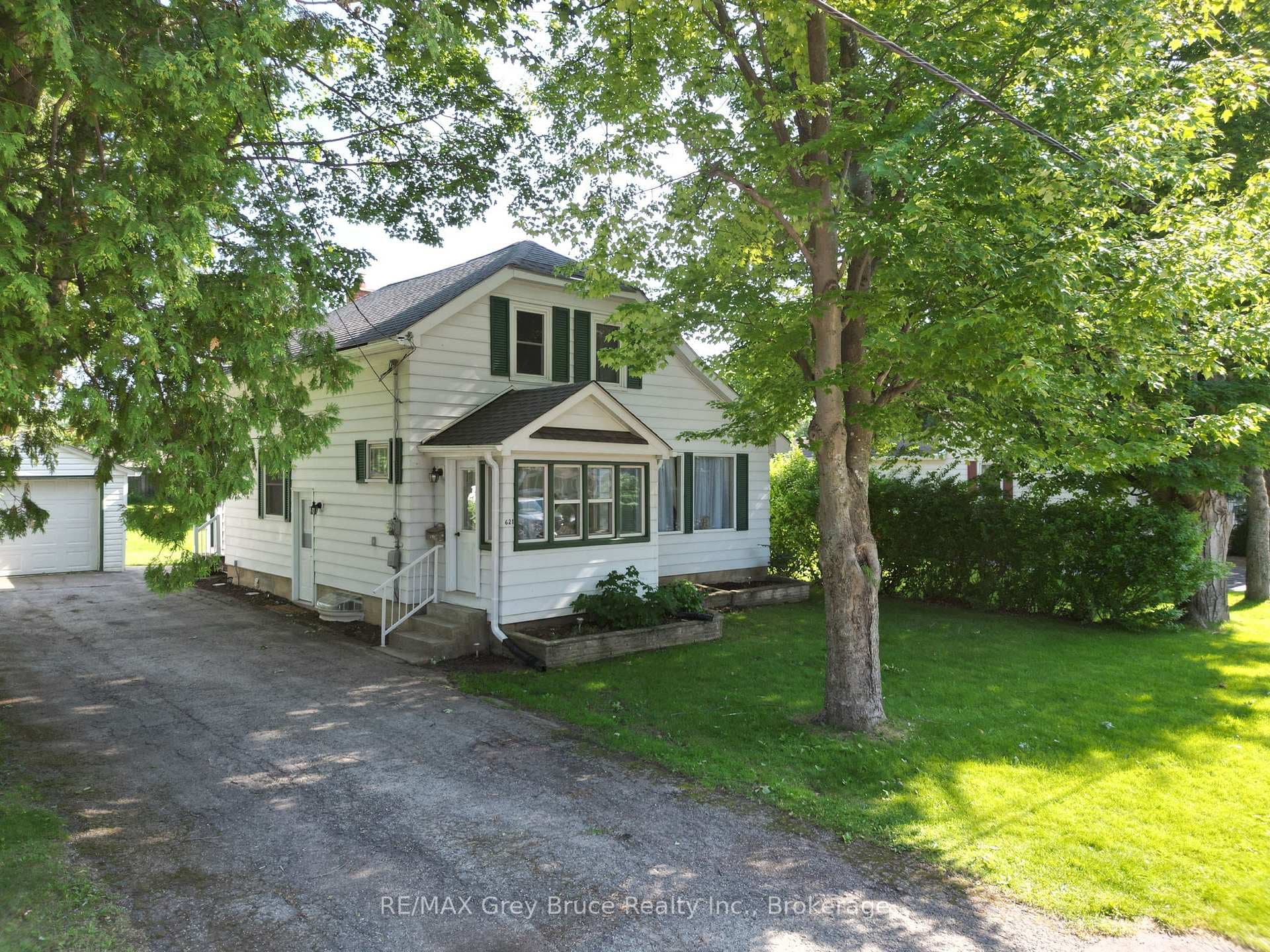 621 11th Street photo 3