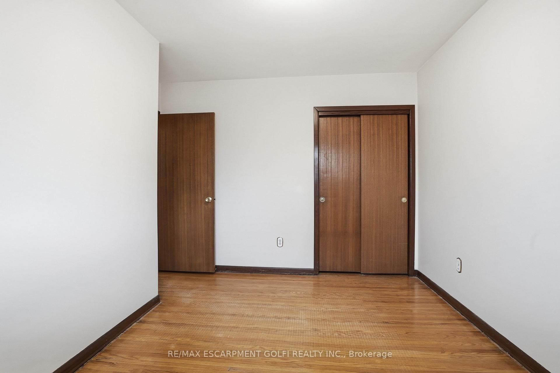 651 Niagara Street photo 18