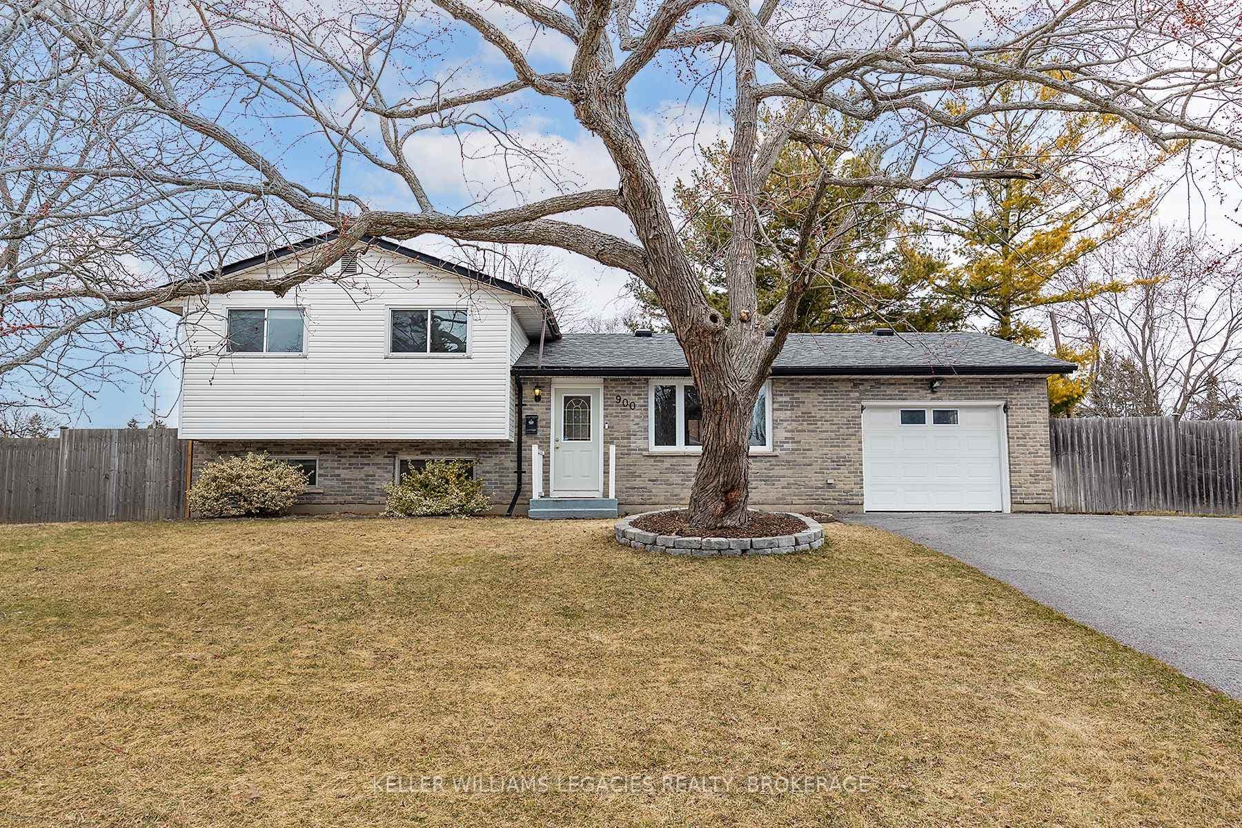 900 DANBURY Road photo 2