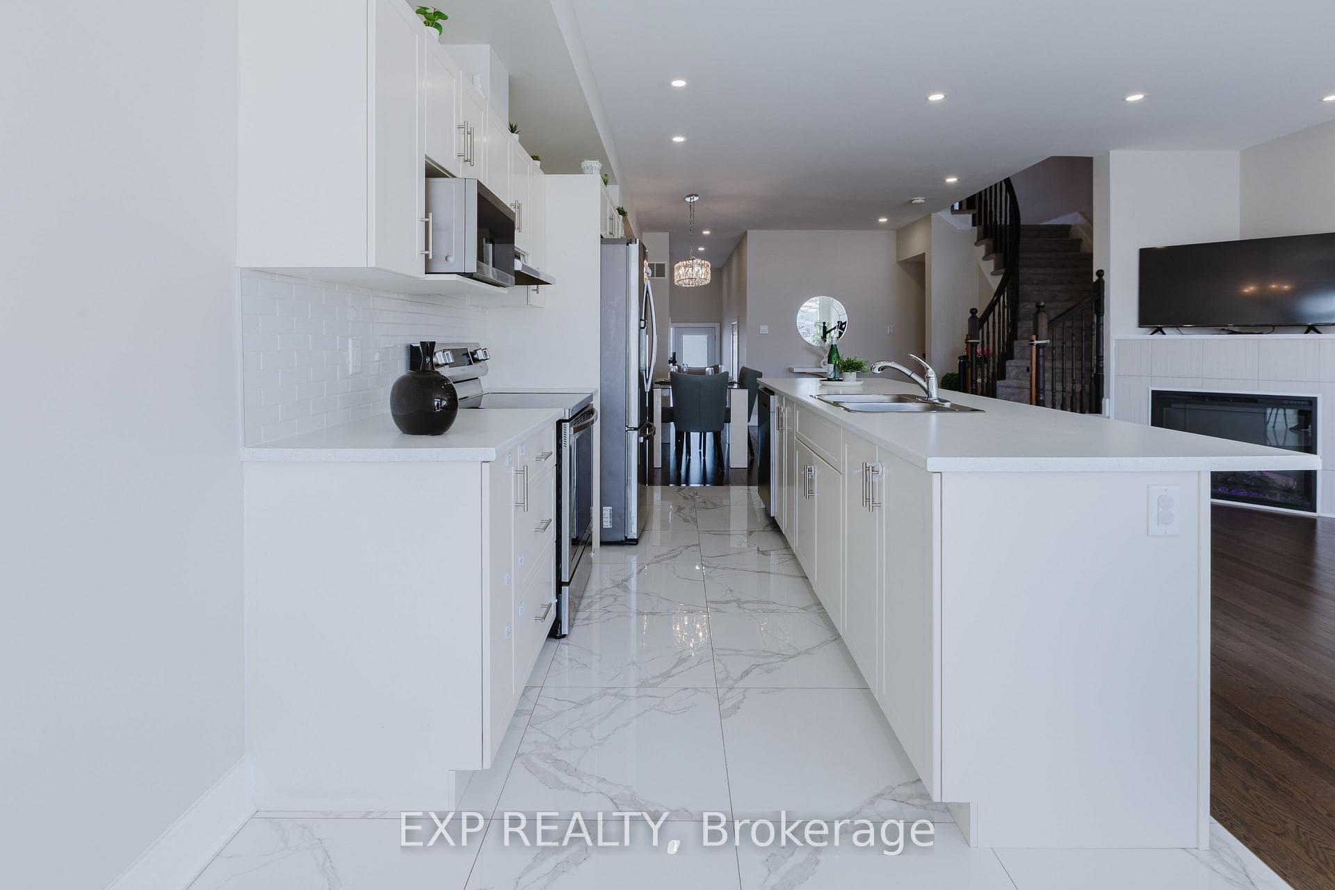 54 Hurdis Way photo 12