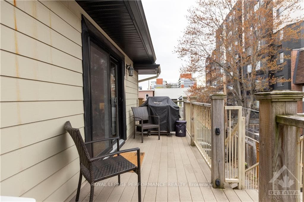 271 MCLEOD Street Unit 2 photo 24