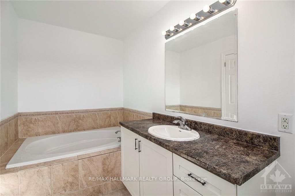 272 BRANTHAVEN Street photo 17