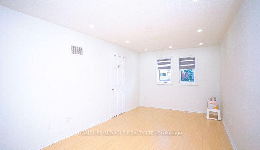 27 Killaloe Crescent photo 24