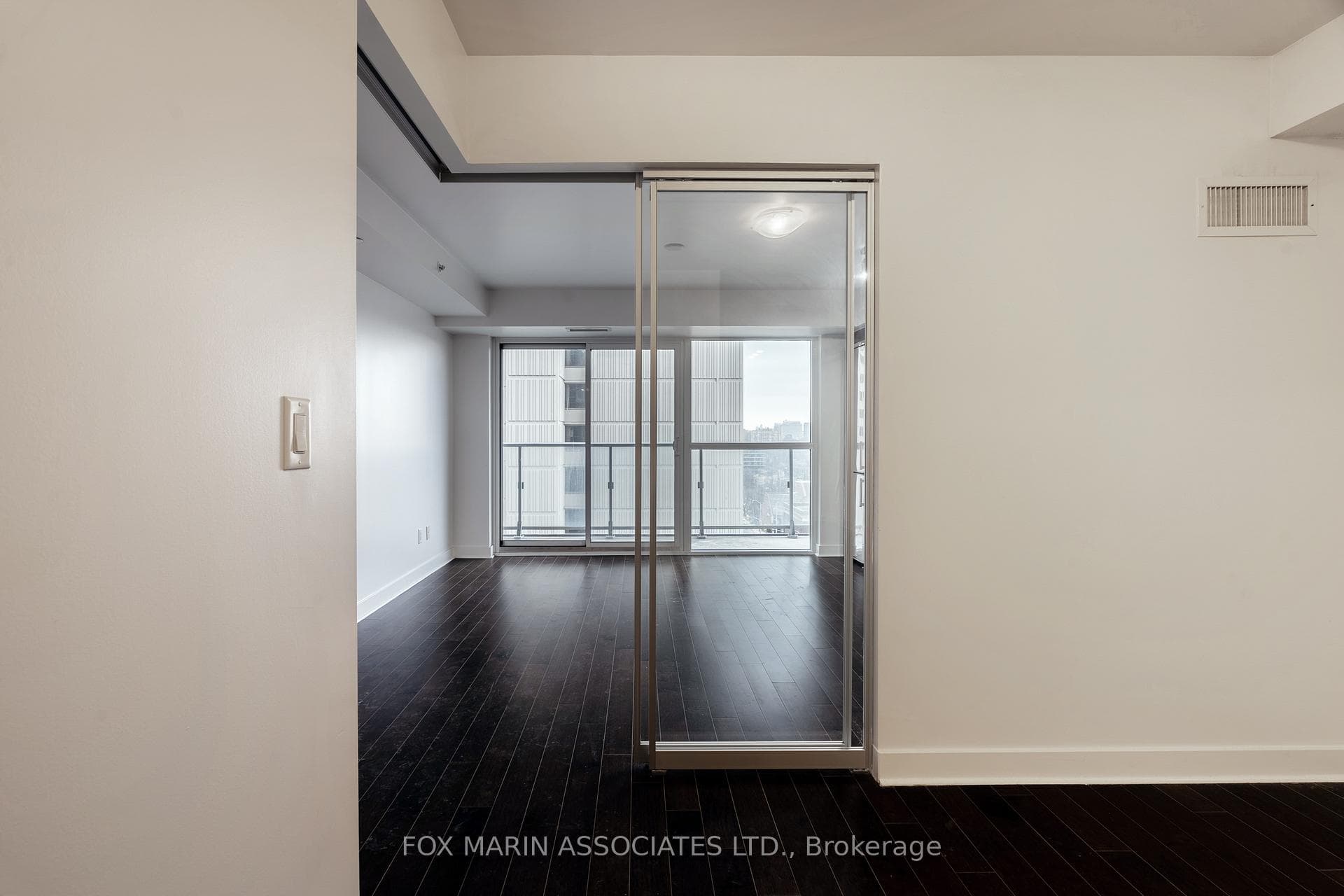 58 Orchard View Boulevard Unit 809 photo 7