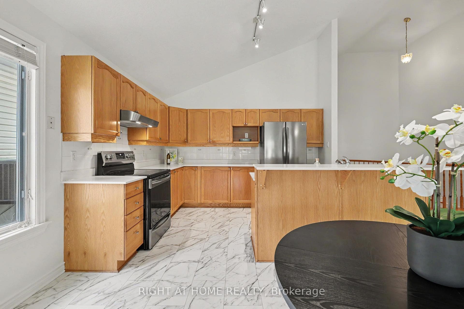 54 Fieldcrest Avenue photo 12