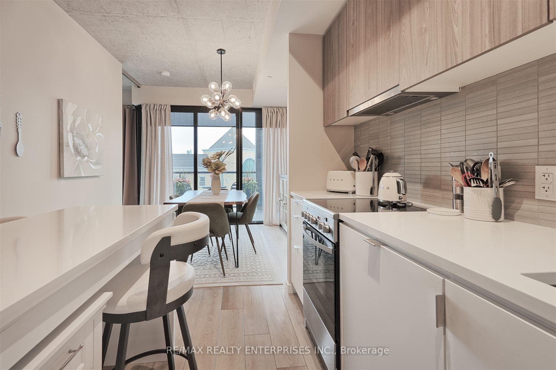 7 Smith Crescent Unit 410 photo 10