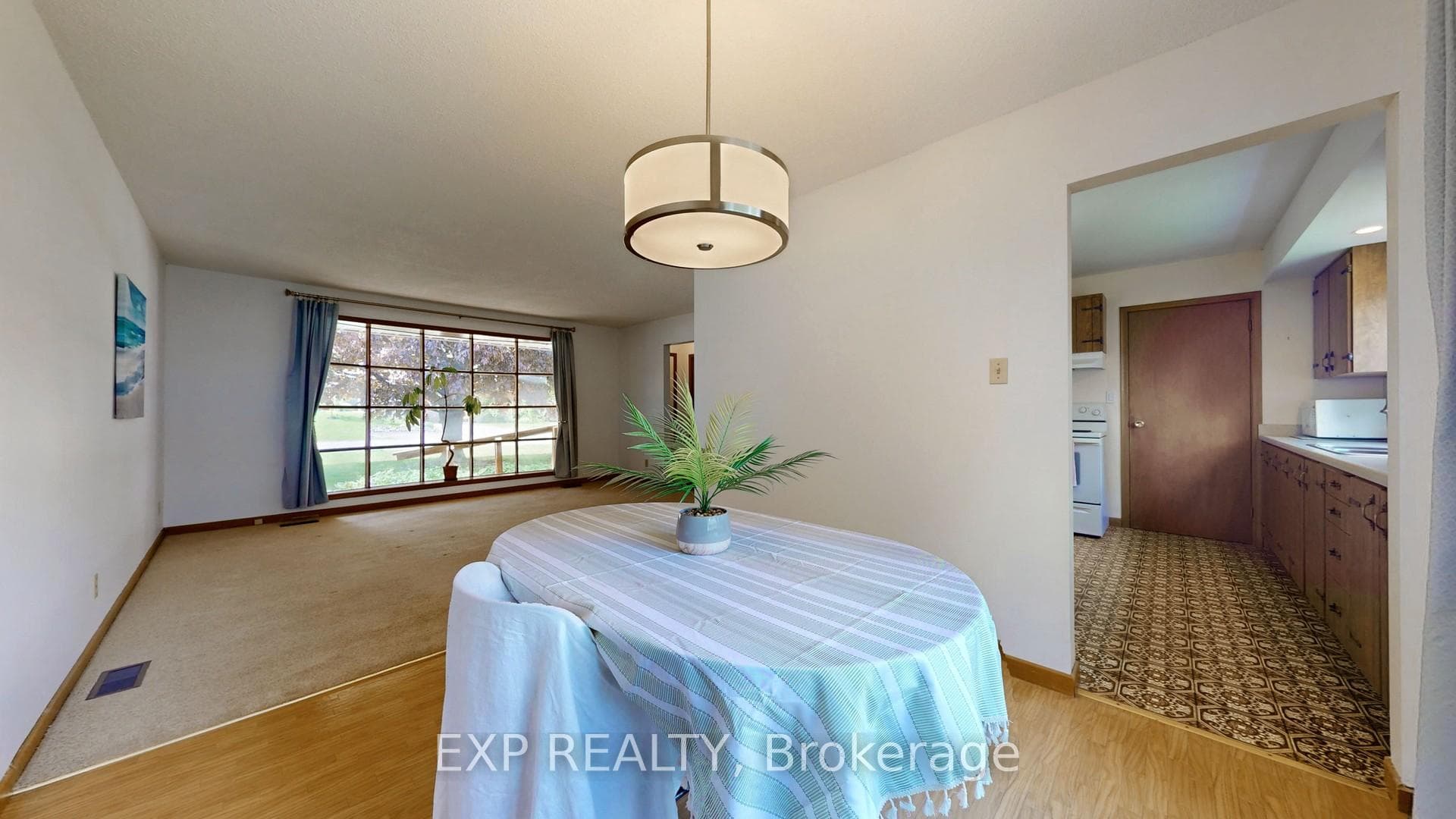 95 Meadowlands Drive photo 14
