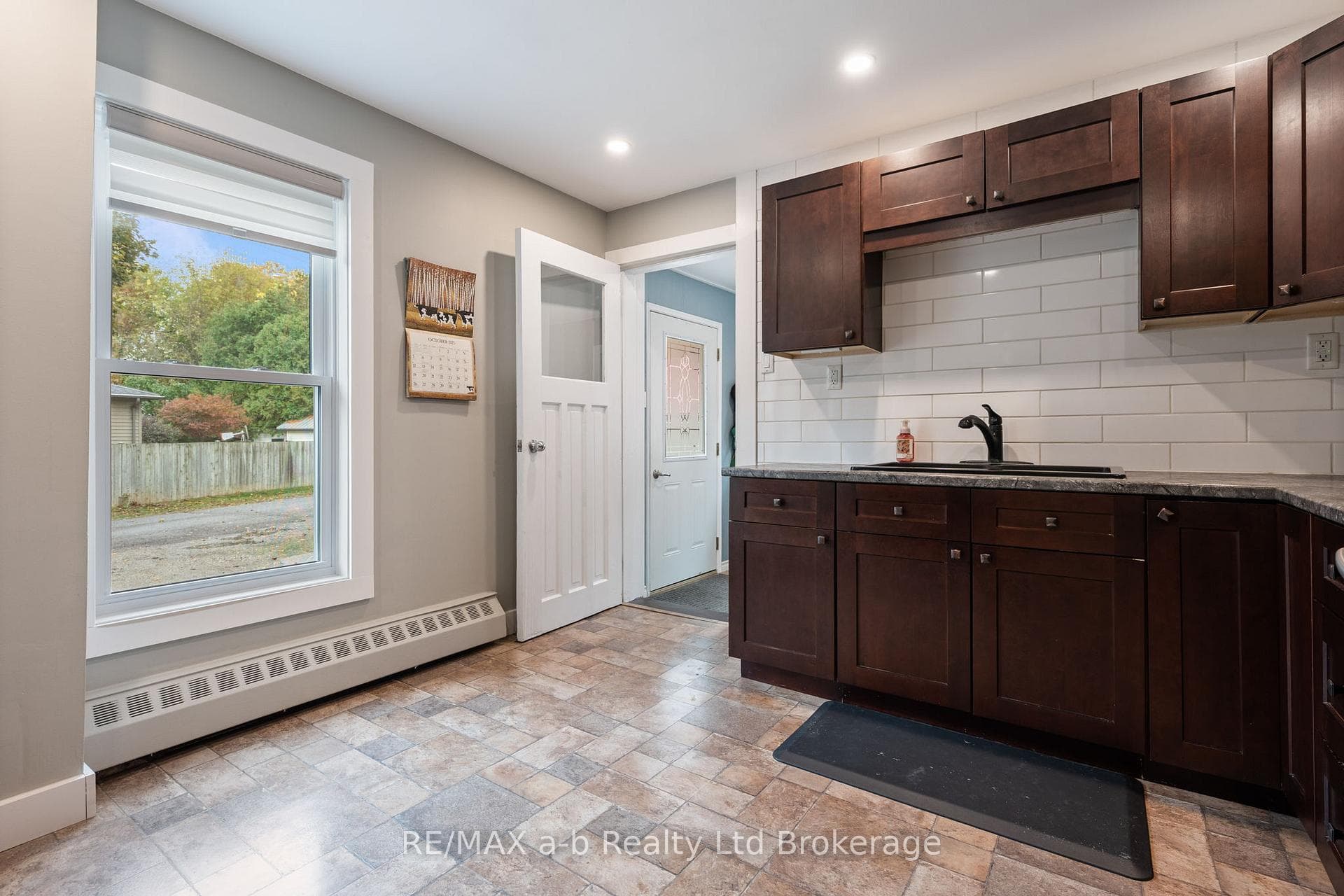 31 Concession Street photo 8