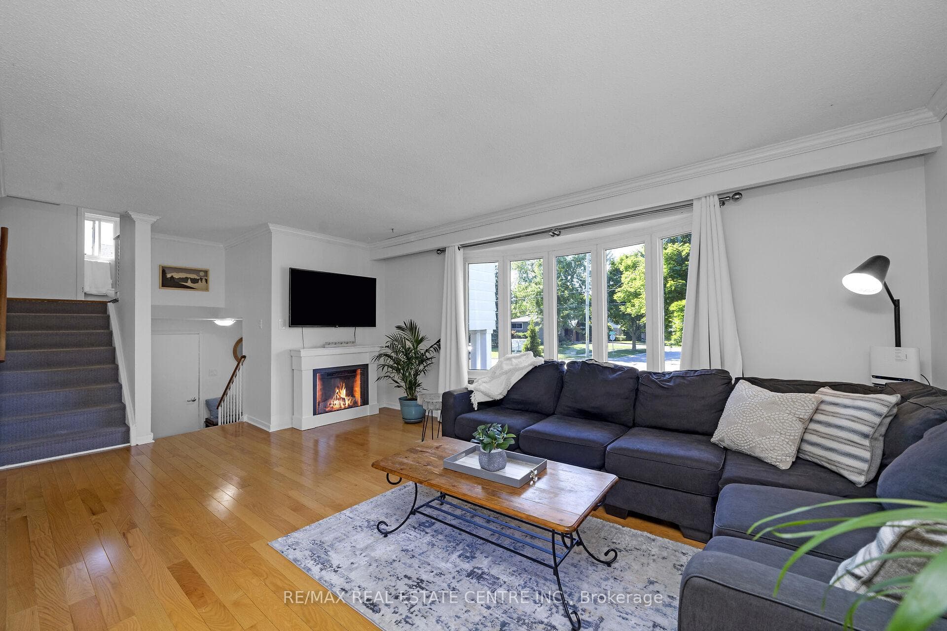 191 DELREX Boulevard photo 6