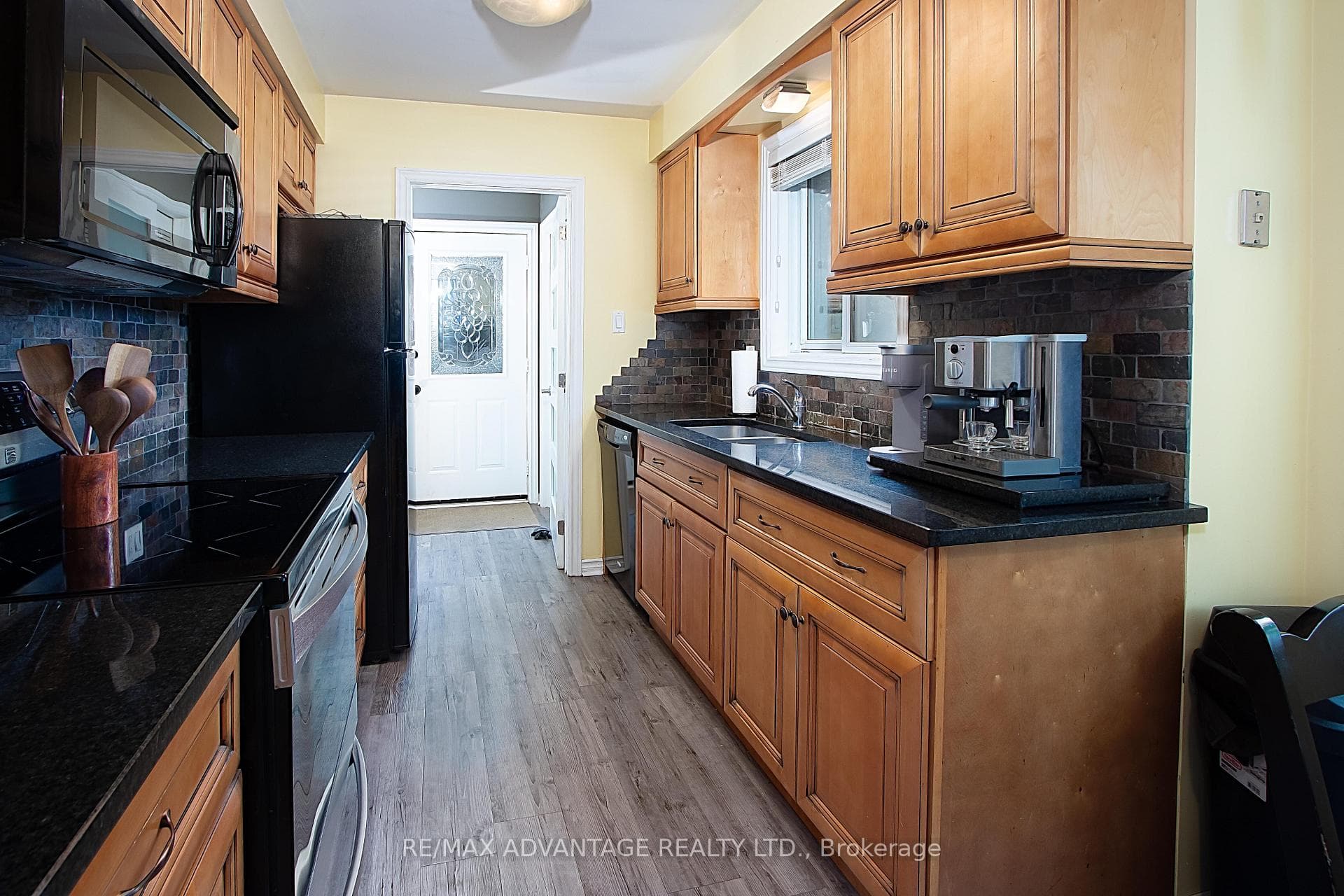 126 Olympic Crescent photo 9