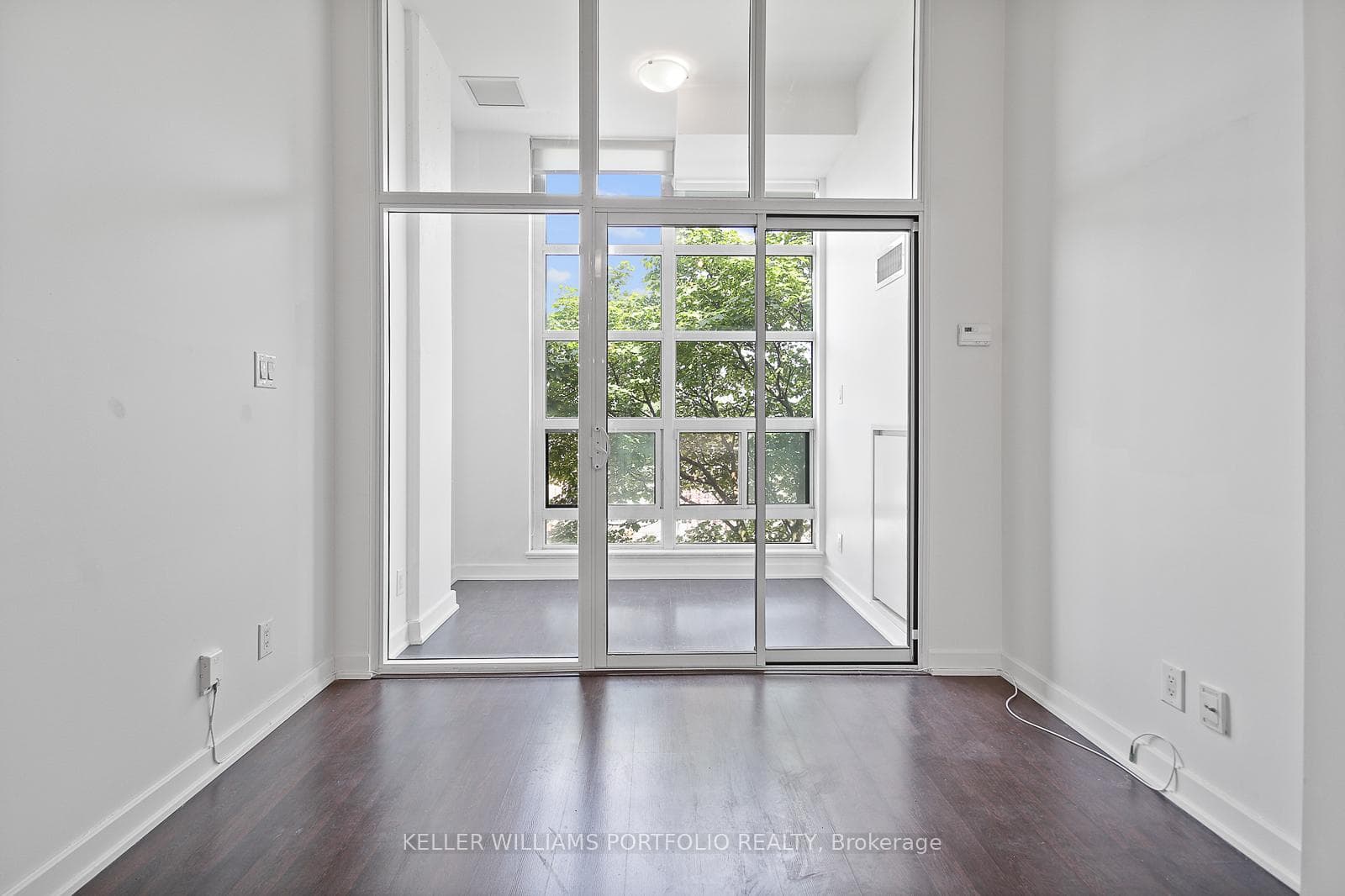 380 Macpherson Avenue Unit 434 photo 19